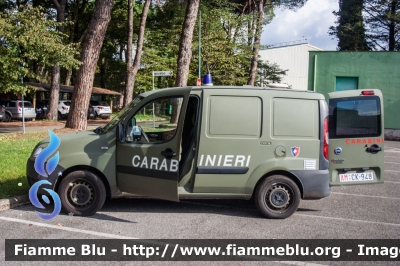 Fiat Doblò II serie
Carabinieri
Polizia Militare presso l'Aereonautica Militare
70° Stormo Latina
Unità Cinofila
AM CK948
Parole chiave: Fiat Doblò_II_serie AMCK948