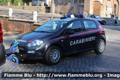 Fiat Punto VI serie
Carabinieri
Polizia Militare presso
Aeronautica Militare
AM CR 414
Parole chiave: Fiat Punto_VIserie AMCR414