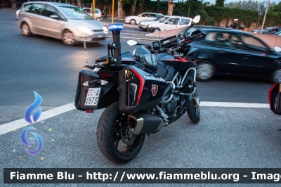 Aprilia Caponord 1200 III serie 
Carabinieri
CC A4873

203° Anniversario
dell'Arma dei Carabinieri
Parole chiave: Aprilia Caponord_1200_III_serie CCA4873 festa_carabinieri_2017