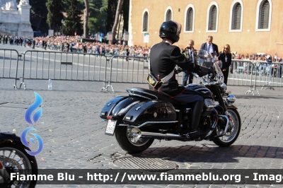 Moto Guzzi California Touring 1400
Carabinieri
Reggimento Corazzieri
CC A4889
Parole chiave: Moto_Guzzi California_Touring_1400 CCA4889