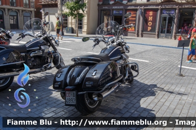 Moto Guzzi California Touring 1400
Carabinieri
Reggimento Corazzieri
CC A4892
Parole chiave: Moto_Guzzi California_Touring_1400 CCA4892