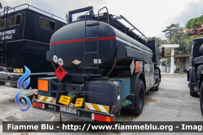 Iveco EuroTech 190E35
Carabinieri
VIII Battaglione "Lazio"
cisterna carburante
CC BT 451
Parole chiave: Iveco EuroTech_190E35 CCBT451