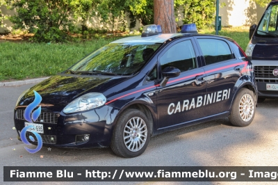 Fiat Grande Punto
Carabinieri
CC CX 695
Parole chiave: Fiat Grande_Punto CCCX695