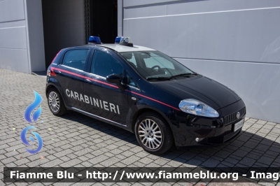 Fiat Grande Punto
Carabinieri
CC CX 813
Parole chiave: Fiat Grande_Punto CCCX813 civil_protect_2018