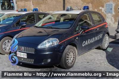 Fiat Grande Punto
Carabinieri
CC DI 219
Parole chiave: Fiat Grande_Punto CCDI219