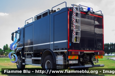 Iveco Trakker AT190T45W 4x4 II serie
Carabinieri
Raggruppamento Aeromobili
Servizio Antincendio Eliporti
Allestimento Magirus
CC DI 533

Si ringrazia il Comando Generale
dell'Arma dei Carabinieri per la disponibilità
Parole chiave: Iveco Trakker_AT190T45W_4x4_IIserie CCDI533