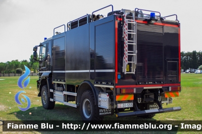 Iveco Trakker AT190T45W 4x4 II serie 
Carabinieri
Raggruppamento Aeromobili
Servizio Antincendio Eliporti
Allestimento Magirus
CC DI 533

Si ringrazia il Comando Generale
dell'Arma dei Carabinieri per la disponibilità
Parole chiave: Iveco Trakker_AT190T45W_4x4_IIserie CCDI533