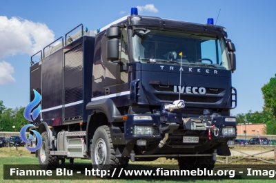 Iveco Trakker AT190T45W 4x4 II serie
Carabinieri
Raggruppamento Aeromobili
Servizio Antincendio Eliporti
Allestimento Magirus
CC DI 533

Si ringrazia il Comando Generale
dell'Arma dei Carabinieri per la disponibilità
Parole chiave: Iveco Trakker_AT190T45W_4x4_IIserie CCDI533