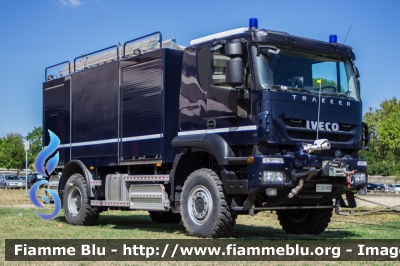 Iveco Trakker AT190T45W 4x4 II serie
Carabinieri
Raggruppamento Aeromobili
Servizio Antincendio Eliporti
Allestimento Magirus
CC DI 533

Si ringrazia il Comando Generale
dell'Arma dei Carabinieri per la disponibilità
Parole chiave: Iveco Trakker_AT190T45W_4x4_IIserie CCDI533