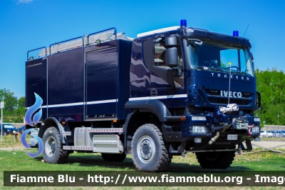 Iveco Trakker AT190T45W 4x4 II serie
Carabinieri
Raggruppamento Aeromobili
Servizio Antincendio Eliporti
Allestimento Magirus
CC DI 533

Si ringrazia il Comando Generale
dell'Arma dei Carabinieri per la disponibilità
Parole chiave: Iveco Trakker_AT190T45W_4x4_IIserie CCDI533