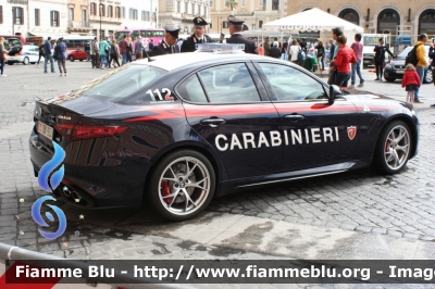 Alfa Romeo Nuova Giulia Quadrifoglio
Carabinieri
Nucleo Operativo e RadioMobile di Roma
CC DK 554
Parole chiave: Alfa-Romeo Nuova_Giulia_Quadrifoglio CCDK554