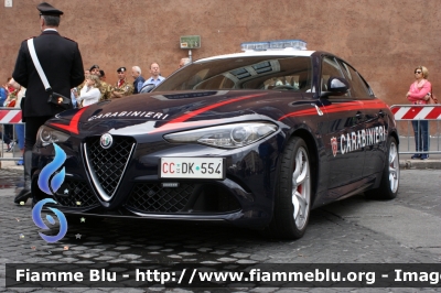 Alfa Romeo Nuova Giulia Quadrifoglio
Carabinieri
Nucleo Operativo e RadioMobile di Roma
CC DK 554
Parole chiave: Alfa-Romeo Nuova_Giulia_Quadrifoglio CCDK554