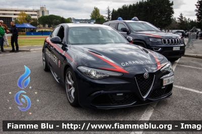 Alfa Romeo Nuova Giulia Quadrifoglio
Carabinieri
Nucleo Operativo e RadioMobile di Roma
CC DK 554
Parole chiave: Alfa_Romeo Nuova_Giulia_Quadrifoglio CCDK554