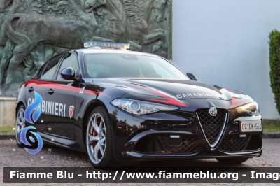 Alfa Romeo Nuova Giulia Quadrifoglio
Carabinieri
Nucleo Operativo e RadioMobile di Roma
CC DK 554
Parole chiave: Alfa_Romeo Nuova_Giulia_Quadrifoglio CCDK554