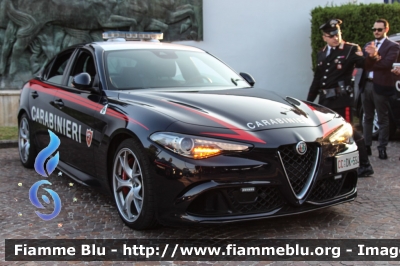 Alfa Romeo Nuova Giulia Quadrifoglio
Carabinieri
Nucleo Operativo e RadioMobile di Roma
CC DK 554
Parole chiave: Alfa_Romeo Nuova_Giulia_Quadrifoglio CCDK554