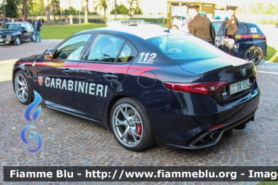 Alfa Romeo Nuova Giulia Quadrifoglio
Carabinieri
Nucleo Operativo e RadioMobile di Roma
CC DK 554
Parole chiave: Alfa_Romeo Nuova_Giulia_Quadrifoglio CCDK554