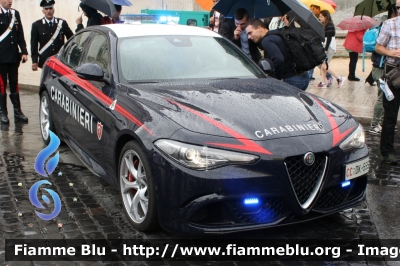 Alfa Romeo Nuova Giulia Quadrifoglio
Carabinieri
Nucleo Operativo e RadioMobile di Milano
CC DK 555
Parole chiave: Alfa-Romeo Nuova_Giulia_Quadrifoglio CCDK555