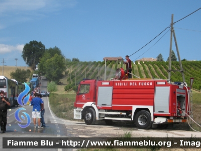 Mercedes-Benz Atego 1828 I serie
Vigili del Fuoco
Comando Provinciale di Macerata
AutoBottePompa allestimento Bai
VF 22528 
Parole chiave: Mercedes-Benz Atego_1828_Iserie VF22528