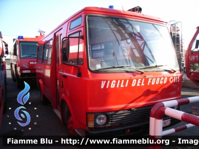 Iveco 50-10
Vigili del Fuoco
Comando Provinciale di Roma
Distaccamento Aeroportuale di Fiumicino
VF 18612
Parole chiave: Iveco 50-10 VF18612