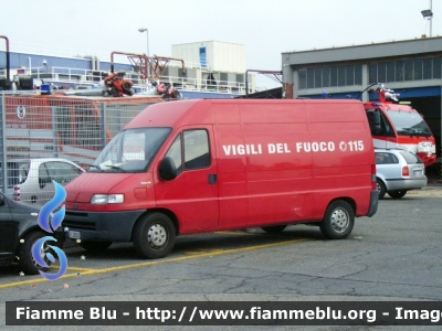 Fiat Ducato II serie
Vigili del Fuoco
Comando Provinciale di Roma
Distaccamento Aeroportuale di Fiumicino
VF 20932
Parole chiave: Fiat Ducato_IIserie VF20932