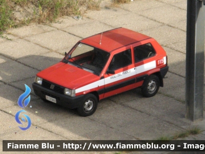 Fiat Panda 4x4 II serie
Vigili del Fuoco
Comando Provinciale di Roma
Distaccamento Fluviale
VF 17463
Parole chiave: Fiat Panda_4x4_IIserie VF17463