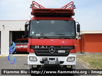 Mercedes-Benz Actros 1844 4x4 II serie
Vigili del Fuoco
Comando Provinciale di Roma
Distaccamento Aeroportuale di Fiumicino
Automezzo Soccorso Aeroportuale allestimento Bai
VF 22635
Parole chiave: Mercedes-Benz Actros_1844_4x4_IIserie VF22635