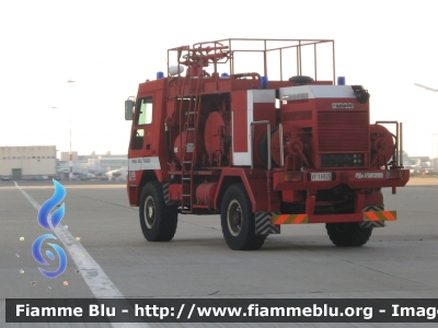 Sirmac Rampini 524D 4x4 Rambo
Vigili del Fuoco
Comando Provinciale di Roma
Distaccamento Aeroportuale di Fiumicino
VF 16825
Parole chiave: Sirmac_Rampini 524D_4x4_Rambo VF16825