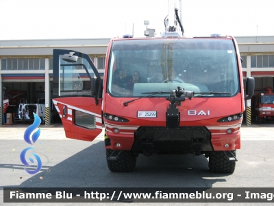 Oshkosh Bai Striker E
Vigili del Fuoco
Comando Provinciale di Roma
Distaccamento Aeroportuale di Fiumicino
VF 25299
Parole chiave: Oshkosh_Bai Striker_E VF25299