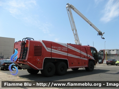 Oshkosh Bai Striker E
Vigili del Fuoco
Comando Provinciale di Roma
Distaccamento Aeroportuale di Fiumicino
VF 25299
Parole chiave: Oshkosh_Bai Striker_E VF25299