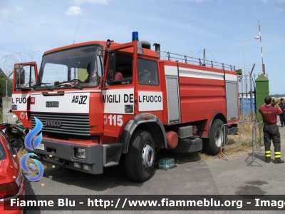 Iveco 190-26
Vigili del Fuoco
Comando Provinciale di Roma
Distaccamento di Nemi
VF 17004
Parole chiave: Iveco 190-26 vf17004