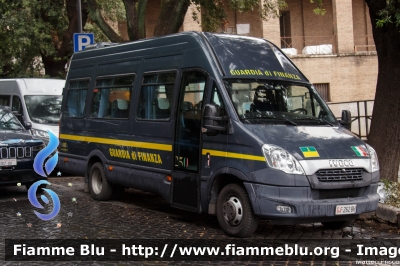 Iveco Daily V serie
Guardia di Finanza
Decorazione Grafica Artlantis
GdiF 262 BH
Parole chiave: Iveco Daily_Vserie GdiF262BH