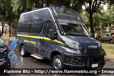 Iveco Daily VI serie restyle
Guardia di Finanza
Automezzo Blindato per Ordine Pubblico
Allestimento Sperotto
Decorazione Grafica Artlantis
GdiF 521 BP
Parole chiave: Iveco Daily_VIserie_restyle GdiF521BP