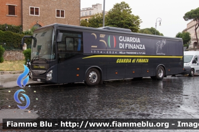 Iveco Crossway
Guardia di Finanza
GdiF 615 BH
Parole chiave: Iveco Crossway GdiF615BH