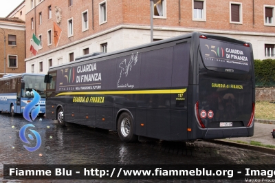 Iveco Crossway
Guardia di Finanza
GdiF 615 BH
Parole chiave: Iveco Crossway GdiF615BH