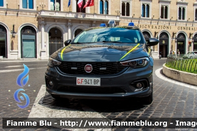 Fiat Nuova Tipo
Guardia di Finanza
Allestimento NCT Nuova Carrozzeria Torinese
Decorazione Grafica Artlantis
GdiF 941 BP
Parole chiave: Fiat Nuova_Tipo GdF941BP