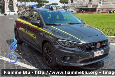 Fiat Nuova Tipo
Guardia di Finanza
Allestimento NCT Nuova Carrozzeria Torinese
Decorazione Grafica Artlantis
GdiF 941 BP
Parole chiave: Fiat Nuova_Tipo GdF941BP