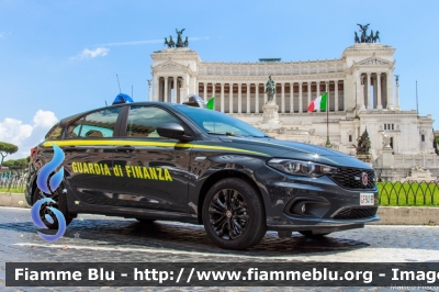 Fiat Nuova Tipo
Guardia di Finanza
Allestimento NCT Nuova Carrozzeria Torinese
Decorazione Grafica Artlantis
GdiF 941 BP
Parole chiave: Fiat Nuova_Tipo GdF941BP