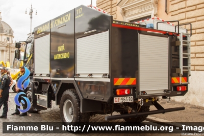 Volvo FL 814R 4x4 V serie
Guardia di Finanza
Reparto Operativo Aereonavale
Centro di Aviazione di Pratica di Mare
Allestimento Rosenfire
GdiF 965 BQ
Parole chiave: Volvo FL_814R_4x4_Vserie GdiF965BQ