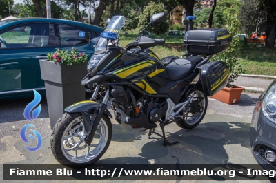 Honda NC750X
Guardia di Finanza
Allestimento Bertazzoni
Decorazione Grafica Artlantis
GdiF 12180
Parole chiave: Honda NC750X GDIF12180