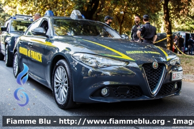 Alfa Romeo Nuova Giulia
Guardia di Finanza
Allestimento FCA
GdiF 251 BQ
Parole chiave: Alfa_Romeo Nuova_Giulia GdiF251BQ