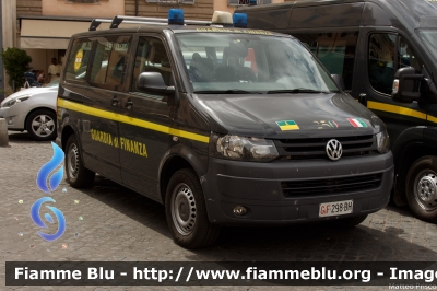 Volkswagen Caravelle T5 restyle 4motion
Guardia di Finanza
Soccorso Alpino
GdiF 298 BH
Parole chiave: Volkswagen Caravelle_T5_restyle_4motion GdiF298BH