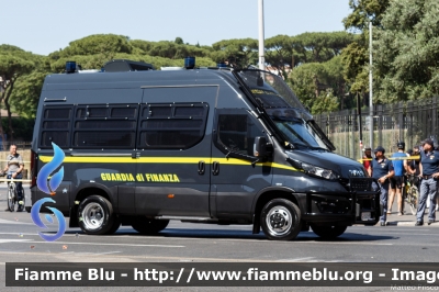 Iveco Daily VI serie restyle
Guardia di Finanza
Automezzo Blindato per Ordine Pubblico
Allestimento Sperotto
Decorazione Grafica Artlantis
GdiF 525 BP
Parole chiave: Iveco Daily_VIserie_restyle GdiF525BP