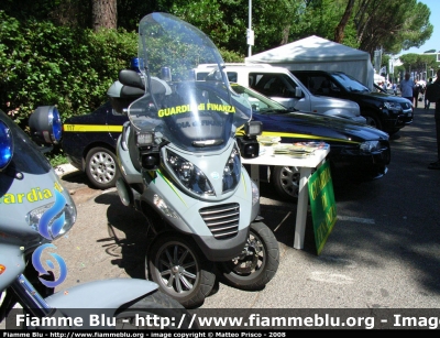 Piaggio MP3
Guardia di Finanza
Parole chiave: piaggio mp3