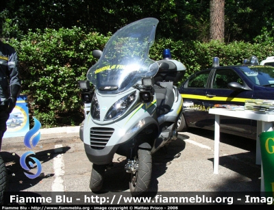 Piaggio MP3
Guardia di Finanza
Parole chiave: piaggio mp3