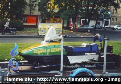 Polaris
Guardia di Finanza
Motoslitta Soccorso Alpino
versione giallo/verde
Parole chiave: Polaris