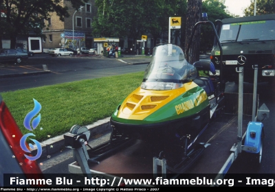 Polaris
Guardia di Finanza
Motoslitta Soccorso Alpino
versione giallo/verde
Parole chiave: Polaris