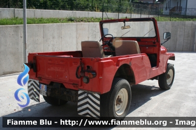 Jeep CJ7
Vigili del Fuoco
Unione distrettuale di Cles
Corpo Volontario di Coredo (TN)
* Mezzo Storico *
VF Storica 8F0 TN
Parole chiave: Jeep CJ7 VFStorica8F0TN