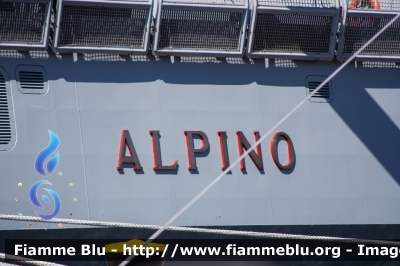 Nave F 954 "Alpino"
Marina Militare Italiana
Fregata Missilistica
Classe Bergamini
Parole chiave: Nave F_954_"Alpino"