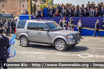 Land Rover Discovery 4
Vettura utilizzata nelle Scorte
Parole chiave: Land_Rover Discovery_4