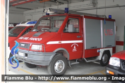 Iveco Daily II serie 4x4
Vigili del Fuoco
Distretto di Pergine Valsugana
Corpo Volontario di Pergine Valsugana (TN)
polisoccorso
VF E74 TN
Parole chiave: Iveco Daily_IIserie_4x4 VFE74TN